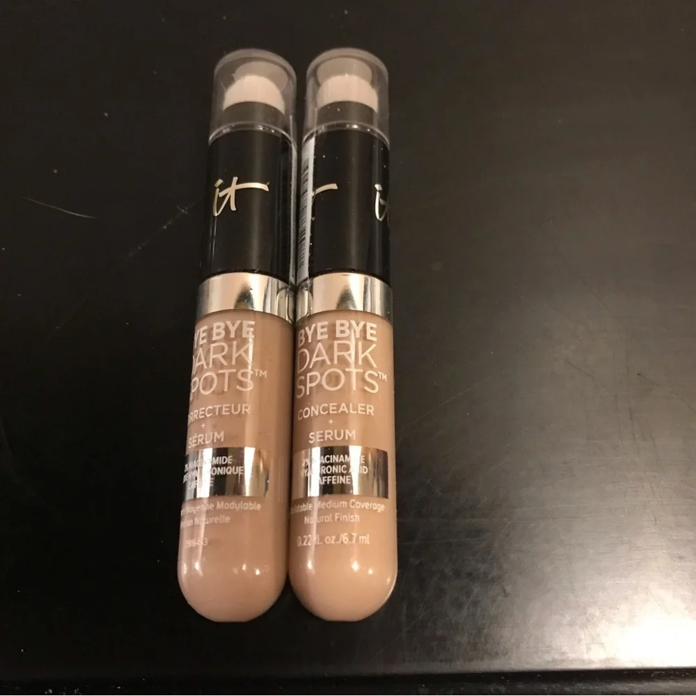 It Cosmetics Bye Bye Dark Spots Concealer - Cream in Light Cool Color.